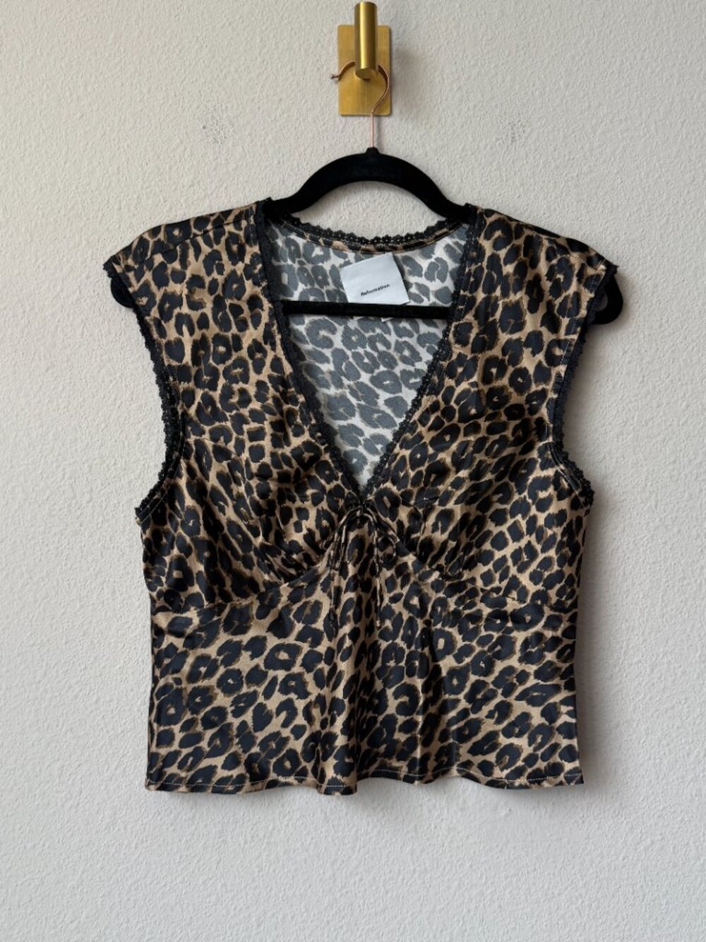 Reformation Leopard Print Cherry Silk Top Size 6 - Picture 3 of 7